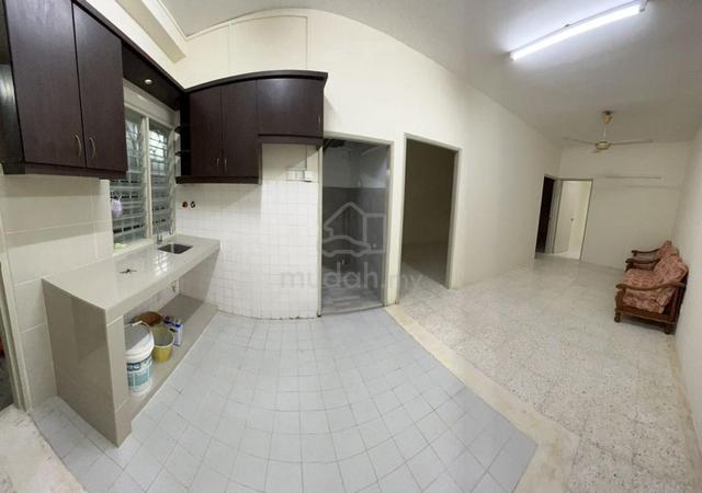 Strawberry Court Apartment 1