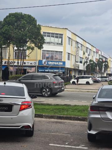 Taman Daya Three Storey Shoplot For Sale 1