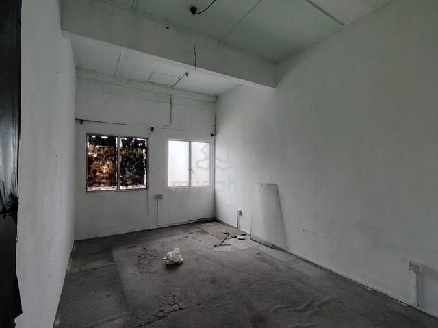 Sea Park Paramount Two Storey Shop Lot Upper Floor Facing Main Road 1