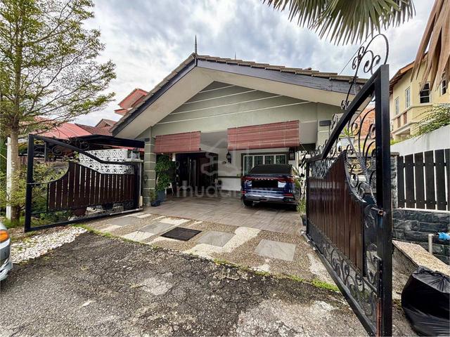 RENOVATED SEMI D + BIG LAND! 2 Storey Semi-D Taman Ixora, Salak Tinggi 1