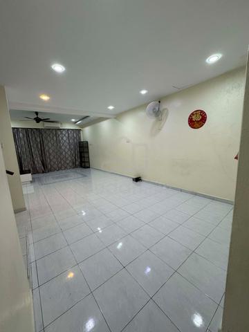 Pulai Utama Skudai Taman universiti Double Sty House For RENT 1