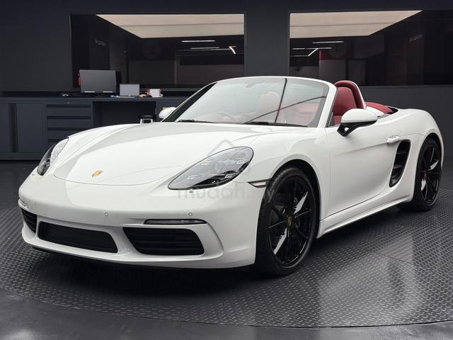 2023 Porsche BOXSTER 718 Free Service - 1