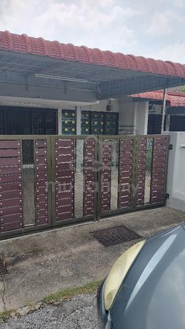 Single story terrace house at Taman Pertama for sale 1