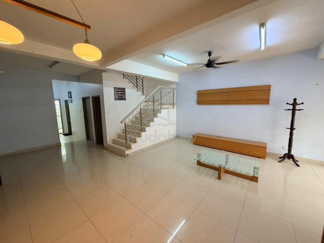 2sty Lakeside Residences 22x75 5 room 4 bathroom Clubhouse Puchong 1