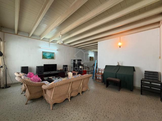 Double Storey Terrace at Greenlane, Good Location 1