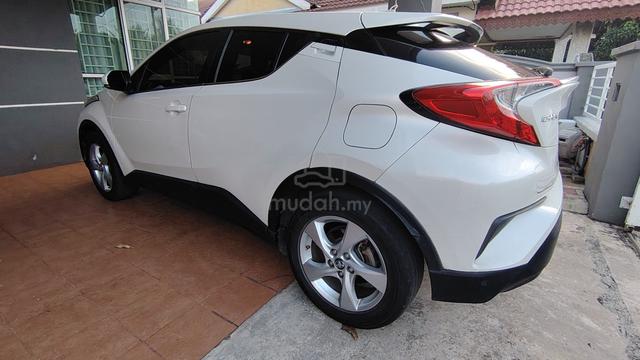 Toyota C-HR 1.8 CBU (A) 2018 White - Direct Owner - 5