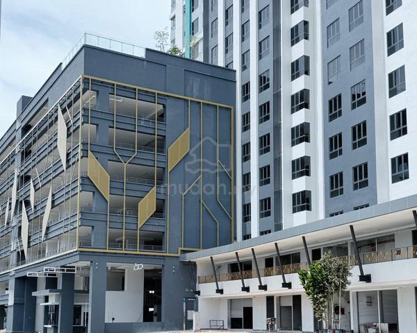 Fully Furnished, Nearby PAVILION 2, FREEHOLD @ 3+1Rooms, 2 Carparks 1