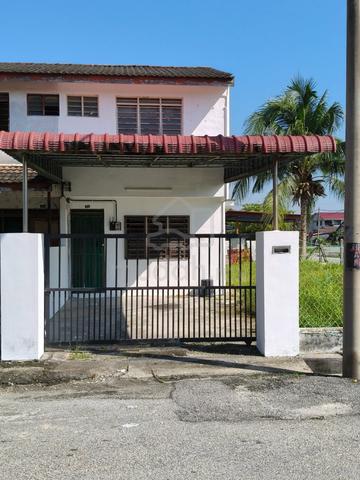 Rumah corner lot di taman indah ria Ayer tawar 1