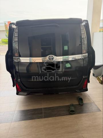 2016 Toyota VOXY 2.0 ZS (A) - 4