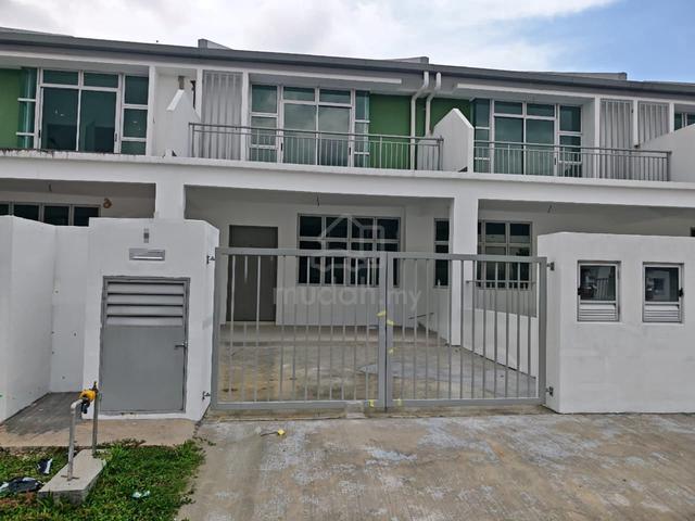 Pulai double storey house for rent 1