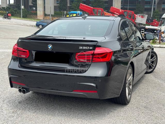 Bmw 330E M SPORT TURBO LUXURY SUNROOF ORI MILE - 3