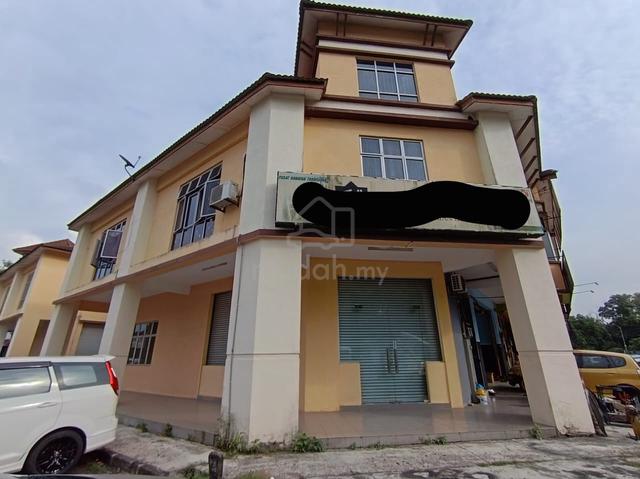 2 Storey Corner Shop, Partition 3 Room, 3 Air Con 1