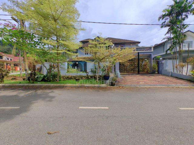 CORNER LOT FREEHOLD 2.5 Storey Bungalow House, Taman Melawati 1
