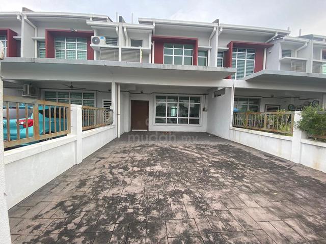 RUMAH DEPAN TAMAN PERMAINAN!!Double Storey MAPLE Hillpark Puncak Alam 1