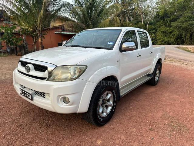 2011 Toyota HILUX 2.5 G Manual - 2