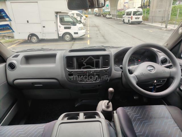 2014 Nissan Urvan 3.0 (M) Window Van 14 Seat - 5