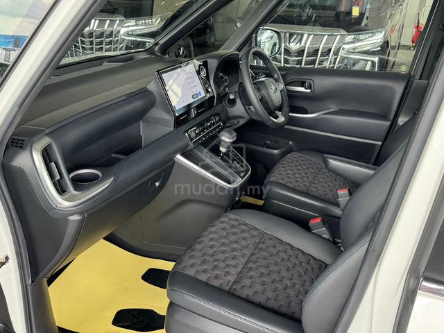2022 Toyota VOXY 2.0 S-Z (A) POWER BOOT - 4