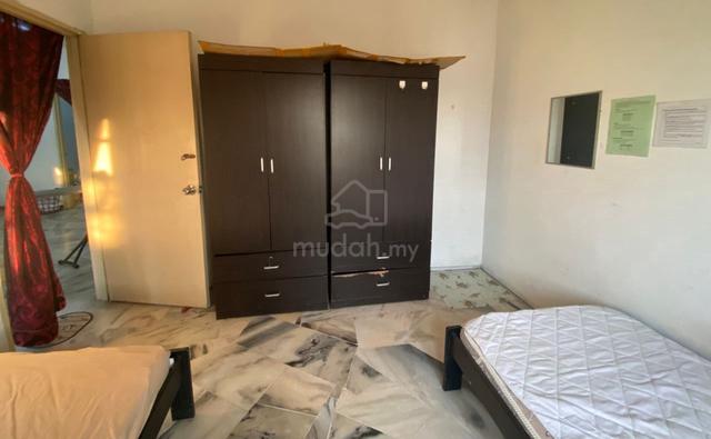 SEGERA - 2 Kosong Bilik Master Flat PKNS Seksyen 7 Shah Alam 1