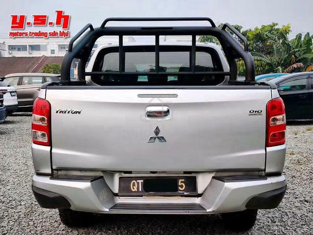 2017 Mitsubishi TRITON 2.5 M/T KL3TJNHFR (M) - 4