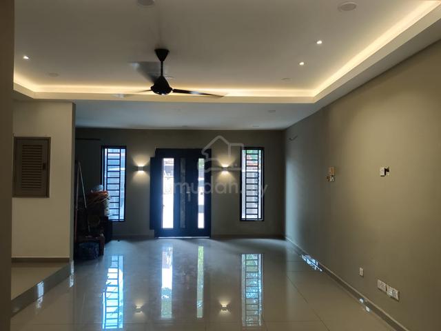 Taman Pinggiran Usj 3 / USJ, Subang Jaya / Rumah Teres 2 Tingkat 1