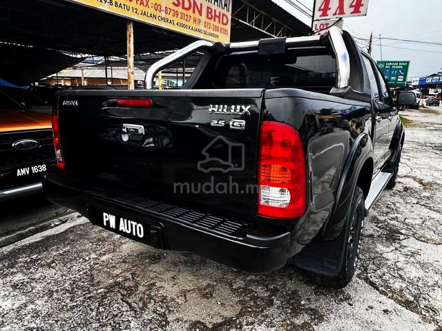 Toyota HILUX 2.5(M)VIGO D/C G D4D 5spd 4X4 pickups - 5
