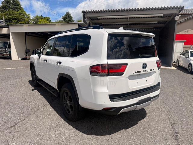 2023 Toyota Land Cruiser 300 GR-Sport 3.5 Petrol - 4
