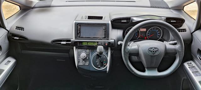 2010 Toyota WISH 1.8 S🔥 PADDLE SHIFF 🔥ORI CONDI - 4