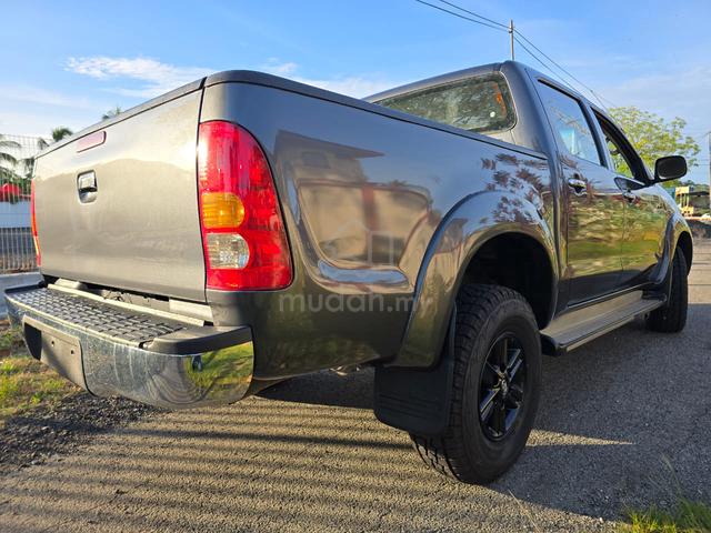 Toyota HILUX 2.5 G (A) 4WD NO OFF ROAD 4 NEW TYRES - 4