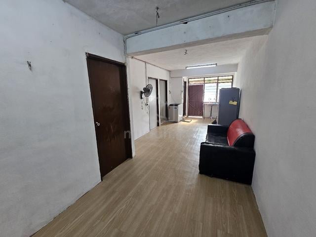 Flat Jati Blok G End Lot Tingkat 1 Partially Furnished Untuk Disewakan 1