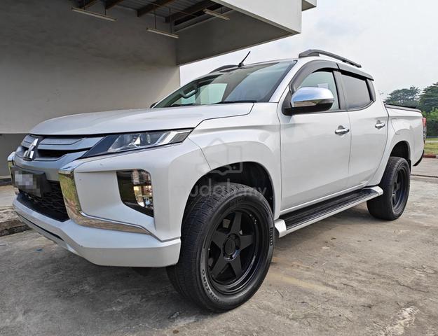 2021 Mitsubishi TRITON 2.4 VGT PREMIUM 4x4 6-speed - 3