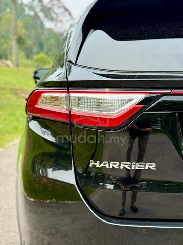 GRADE 4.5✅Toyota Harrier 2.0 | Premium Luxury SUV - 5