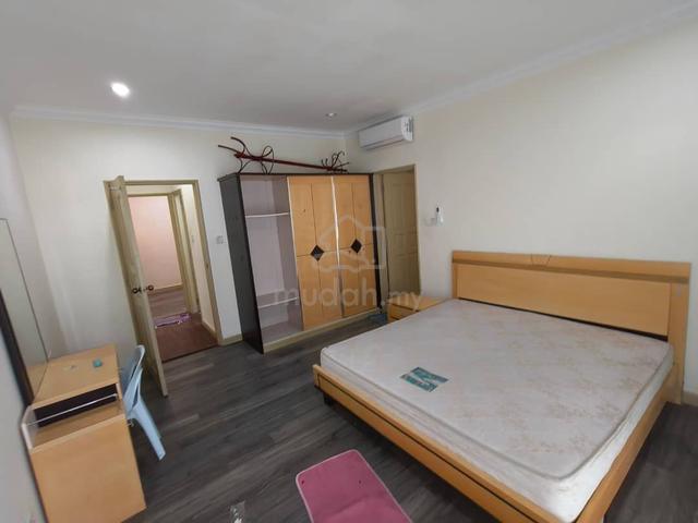 Riverine Emerald 5