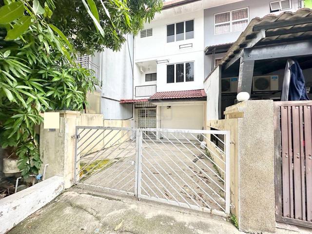 CHEAP 3 STOREY TERRACE 4 ROOMS Taman Dagang Ampang Jaya Selangor 1