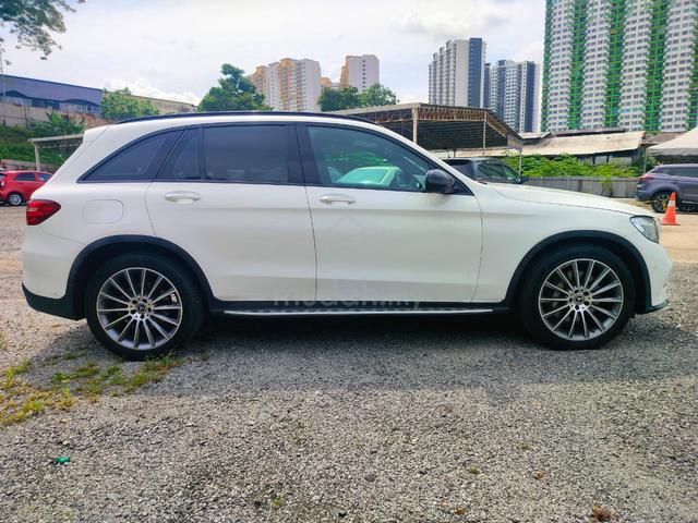 2017 Mercedes Benz GLC250 4MATIC COUPE AMG LINE - 4