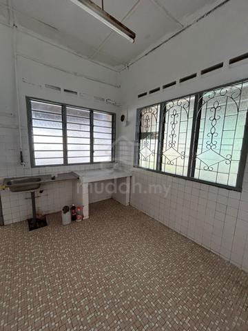 SIngle Storey House 3+1rooms Unfurnished @ Taman Gunung Emas Ulu Tiram 4