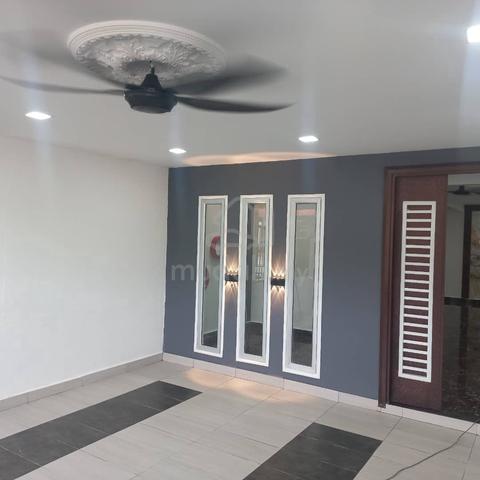 Double Storey Taman Bukit Rawang Jaya, Rawang Key On Hand Renovated !! 1