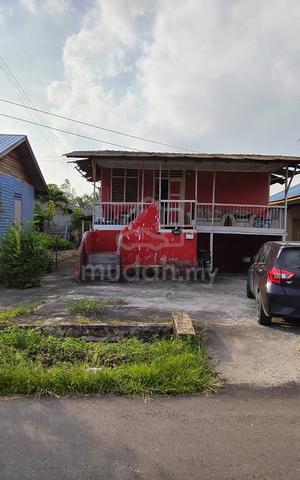 Rumah Kampung di Tengah Bandar Johor. Kampung Pasir, Johor Bahru 1