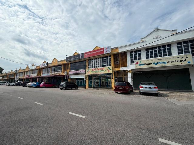 BANDAR PUTRA BERTAM 2-Sty SHOP LOT |TENANTED|HIGH ROI|FACING ROAD| 1