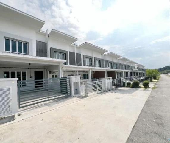 [Freehold] Teres 2-Tingkat 20x70 | 4 Bilik | Guarded Individual Title 1