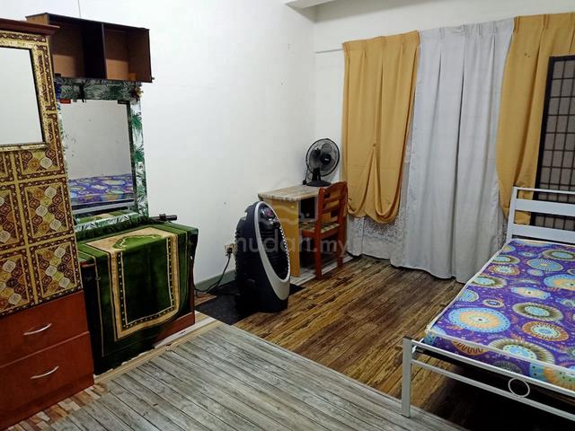 Master Bedroom Abadi Indah Condo, Tmn Desa 1