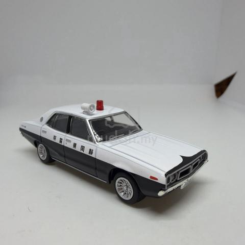 Tomica Skyline 2000GT Shizuoka Police - photo 2 of 5