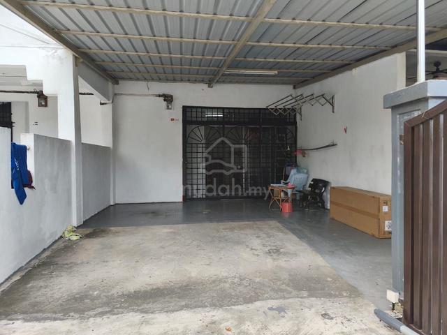Senai Saleng double storey / renovated unit 1