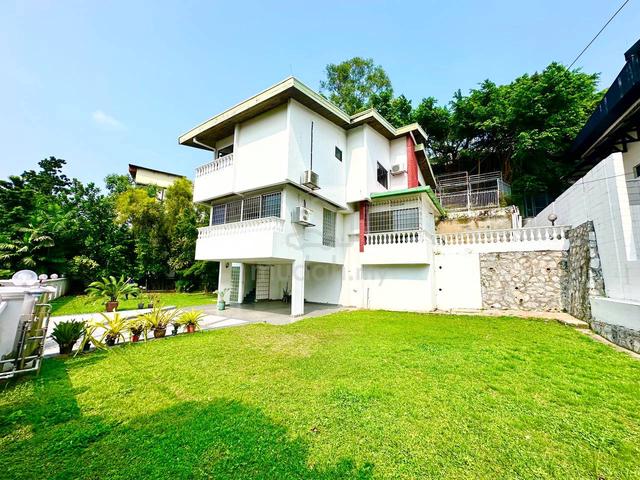 Freehold Well Maintained Bungalow Taman Desa 1