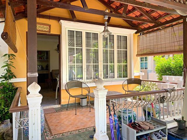 Rumah Banglo Dua Tingkat untuk Dijual di Kepala Batas 1