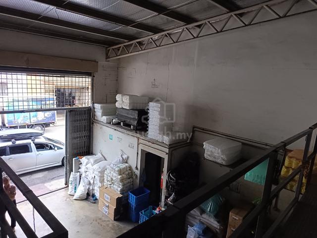 1.5 Storey LINK FACTORY TAMAN INDUSTRI BOLTON Batu Caves For Sales 1