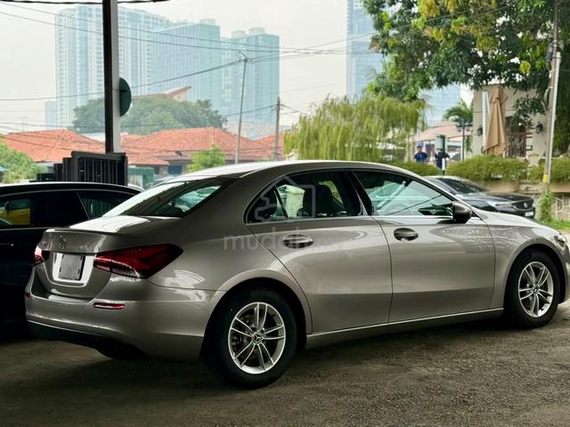 2021 Mercedes-Benz A180 Sedan BASE / BRONZE COLOR - 4