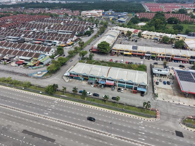 BANDAR PUTRA BERTAM 2-Sty SHOP LOT |TENANTED|HIGH ROI|FACING MAIN ROAD 1