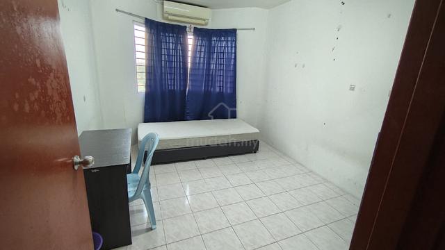 Rental master bedroom in Apartment Damai Subang Bestari 1