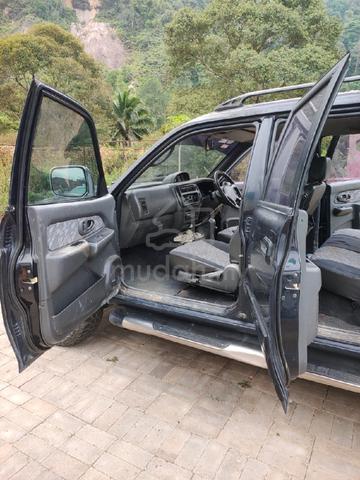 2004 Mitsubishi STORM 2.5 GLS (A) - 2