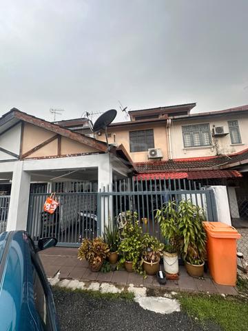 Double Storey house in Taman Klang Utama for Rental 1